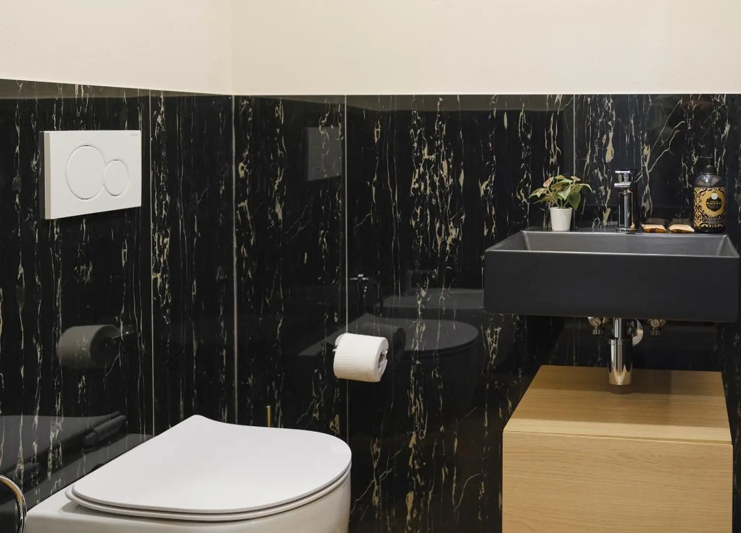 Residenza Carlotta - Luxury And Design Beside Arno Villa Florence 0*,